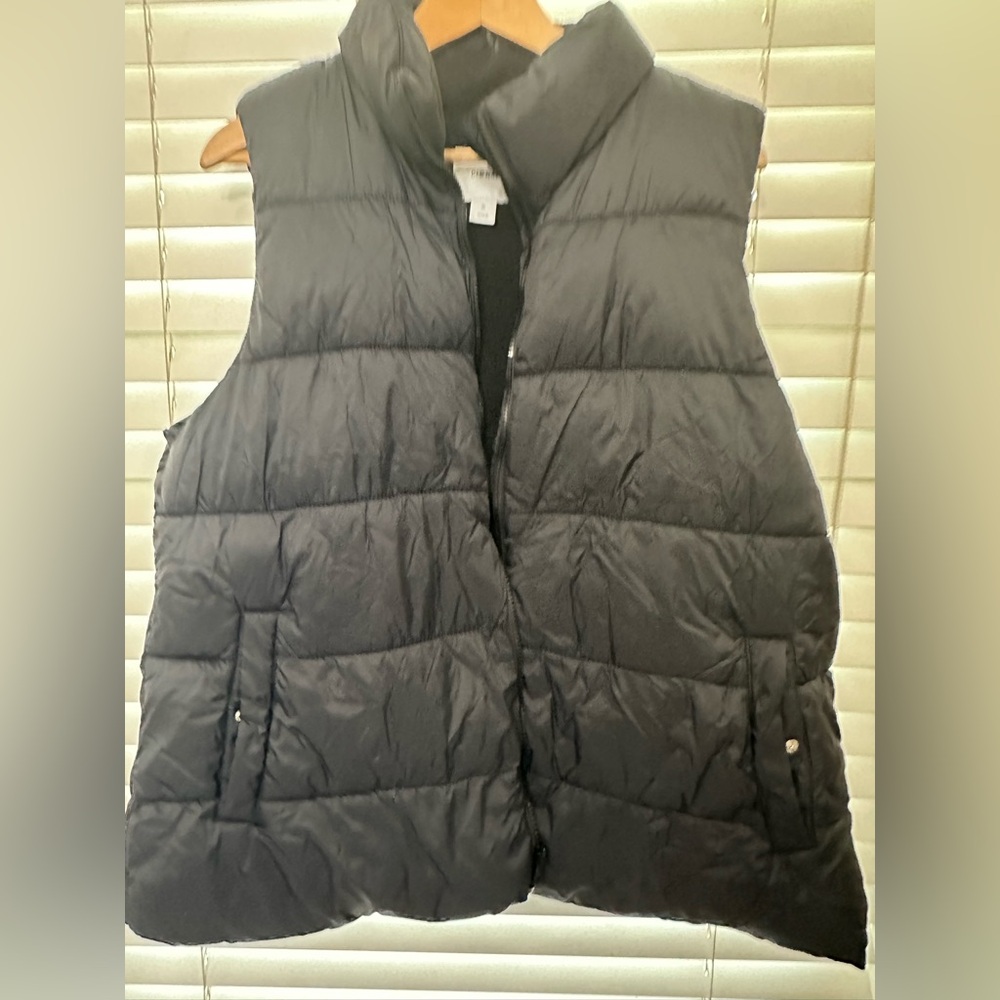 Old Navy Black Puffer Vest